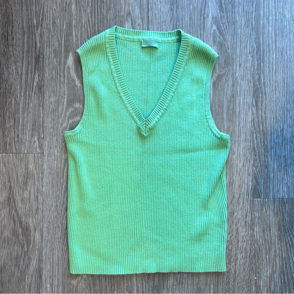 Brandy Melville - John Galt Sweater Vest